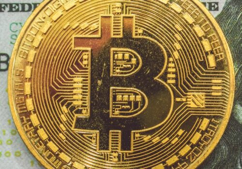 Bitcoin : un escroc refuse de donner le mot de passe d’un wallet à 50 millions d’euros à la police
